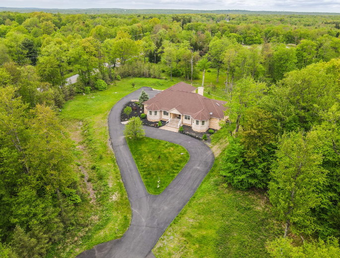 Aerial view of a 7,500 square-foot vacation rental in Tobyhanna, Poconos