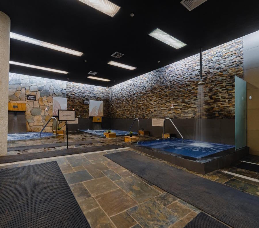 Image of the inside of Island Spa & Sauna