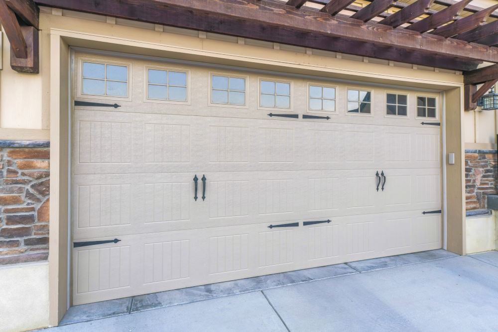 Image of a variety of 9 garage doors.