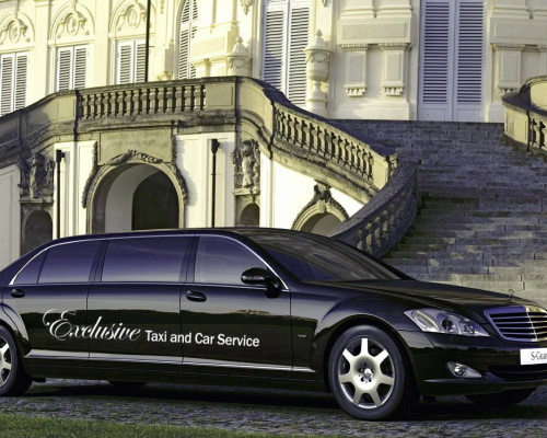 Image of a limousine that is part of Exclusive Taxi and Car's fleet in NJ