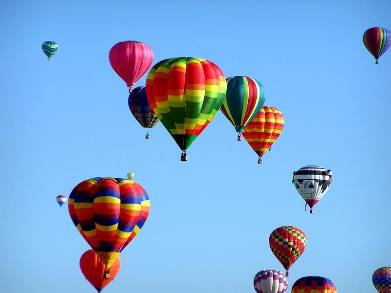 a hot air ballon ride is a perfect first date idea in NJ