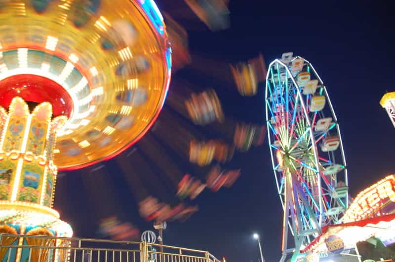 Photo of a ferris whell and a big swig ride at gillian's wonderland pier in ocean city NJ.