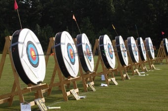 Image of target for a bow and arrow showing archery lessons as an example of a recreational class in NJ