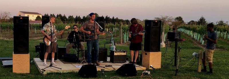 Auburn Road Vineyards and Winery  