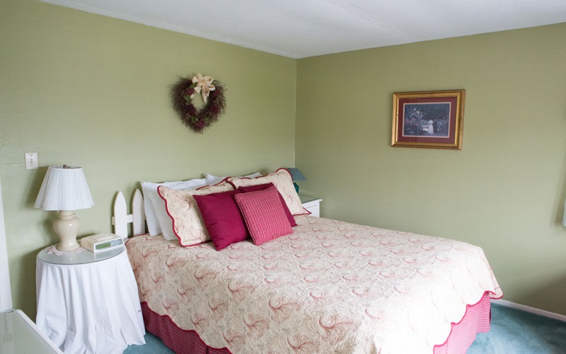 Stay in one of the Bentley Inn's beautiful rooms for a romantic stay at the Jersey Shore.