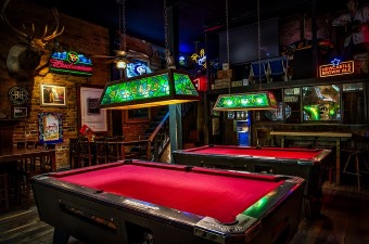 Image of a billiards pool table at one of the best bars in New Jersey