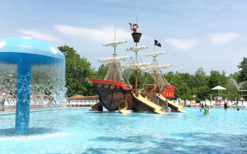 Pirates Cove Water Park Land of Make Believe Hope NJ